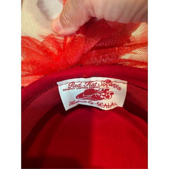 RED Felt Vintage Hat - Picture 7 of 7